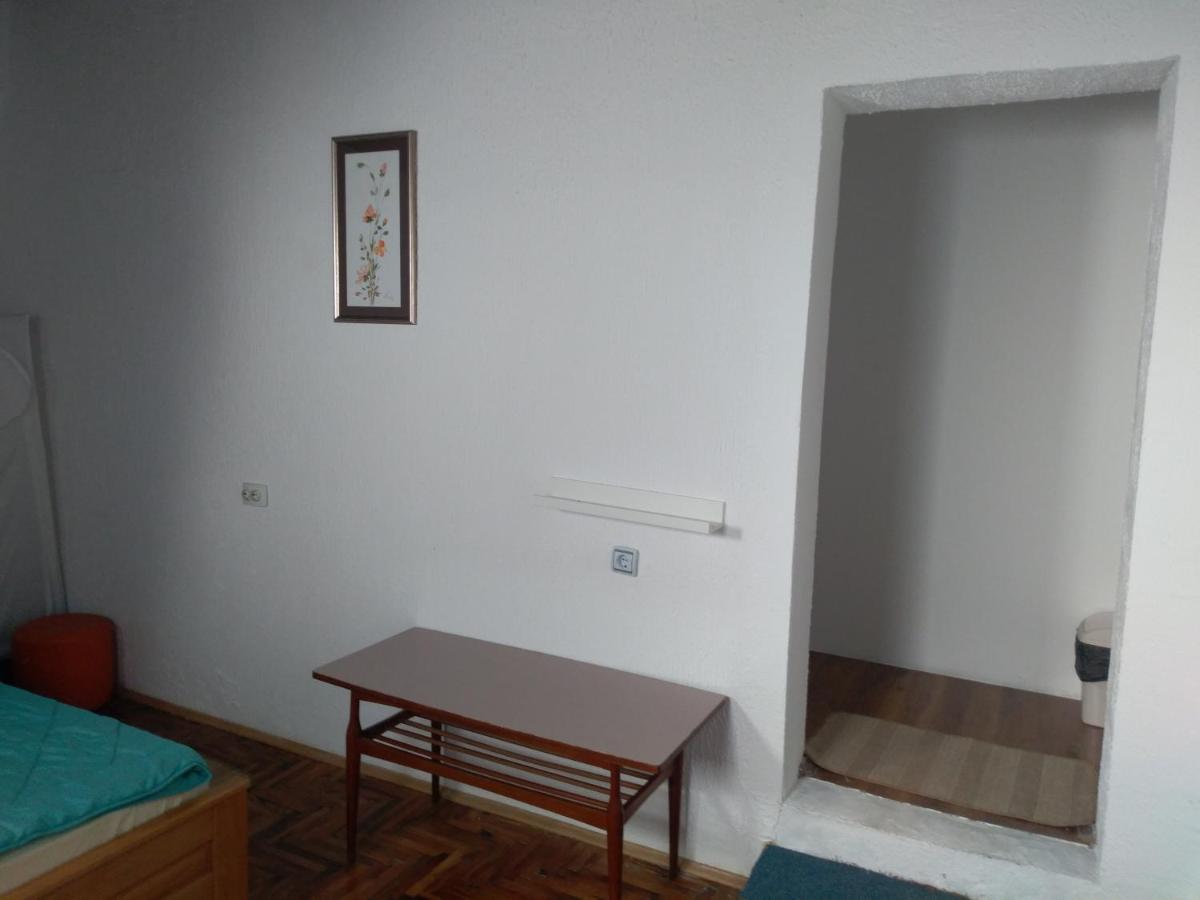 Hostel Trajan Доні-Мілановац Екстер'єр фото