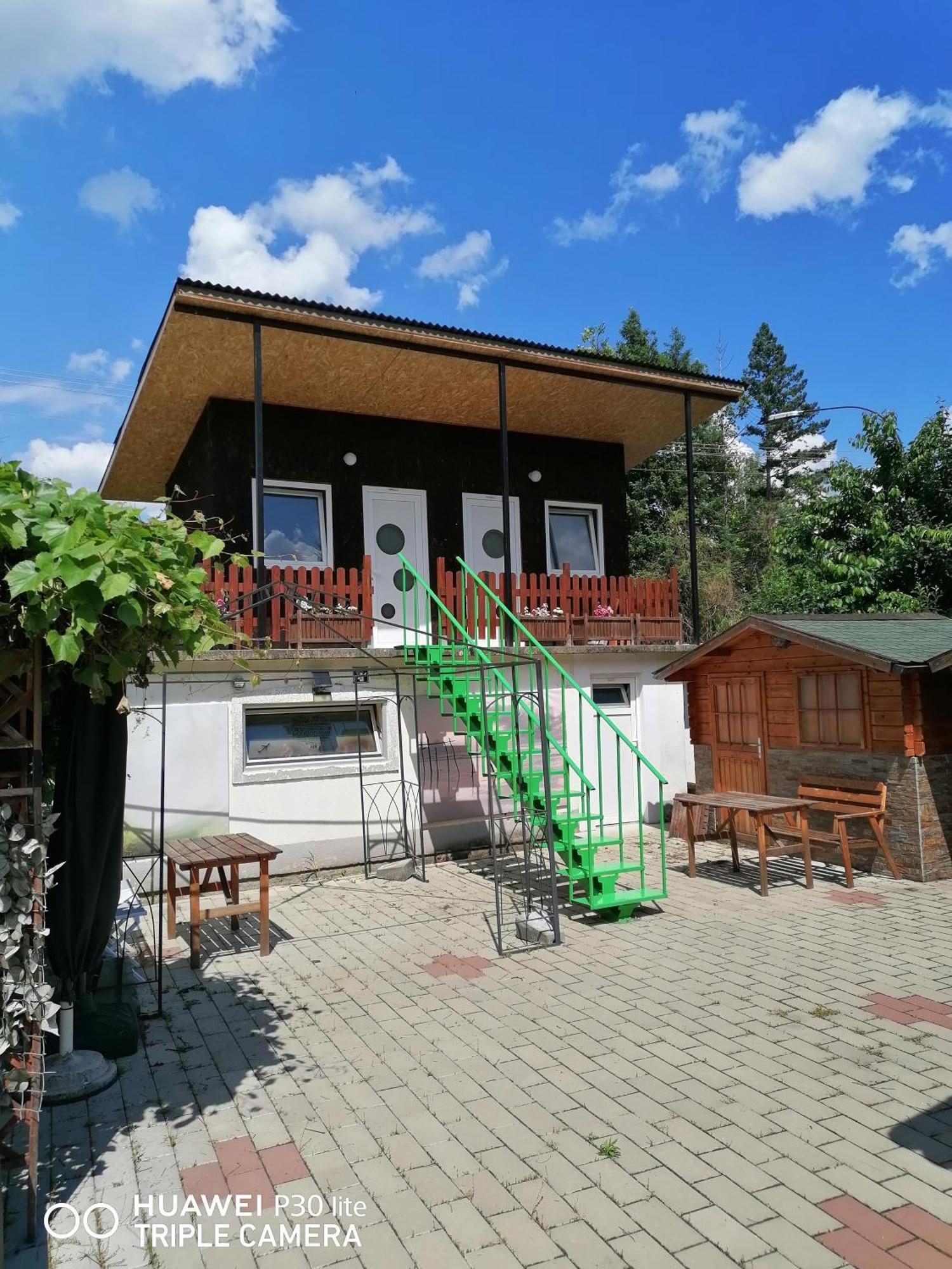 Hostel Trajan Доні-Мілановац Екстер'єр фото